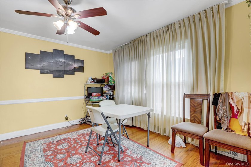 Welcome to this beautifully maintained 4-bedroom, 3-bathroom - photo 9