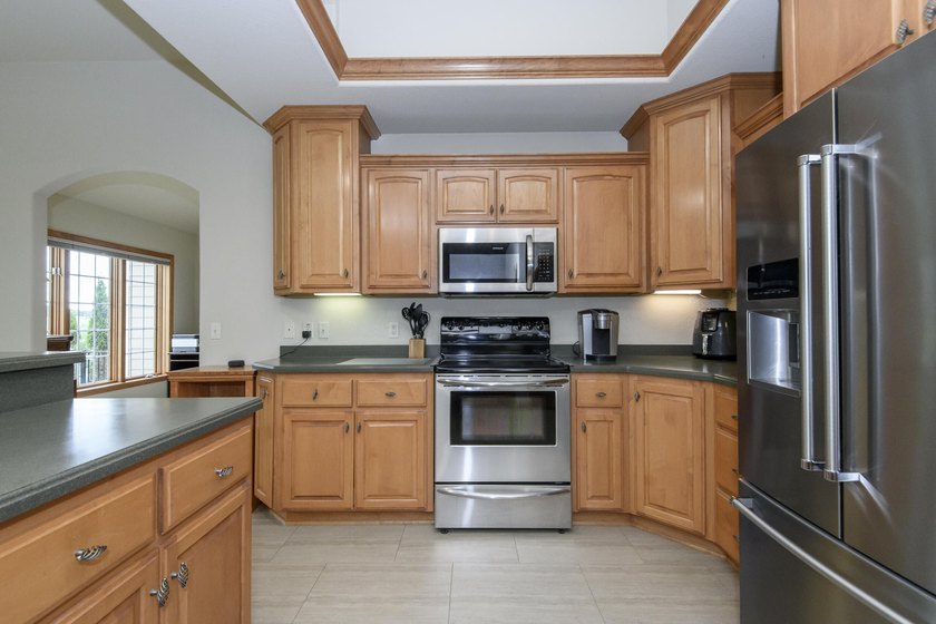EXCEPTIONAL!!! 4 BR, 3 BA ranch offers nearly 4,000 sq. ft. of - photo 15