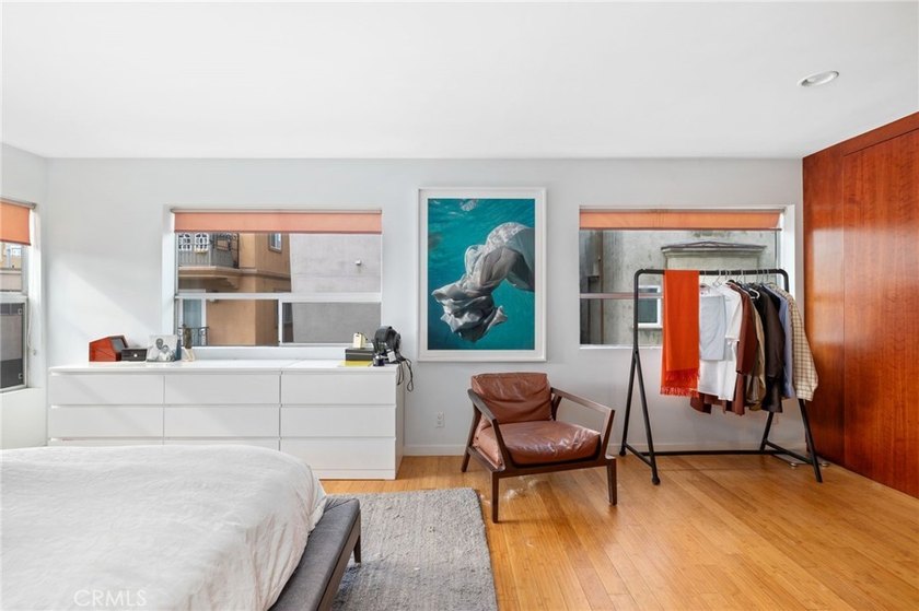 3 Bedroom, 2.5 Bath House + Detached 1 Bedroom, 1 Bathroom - photo 22