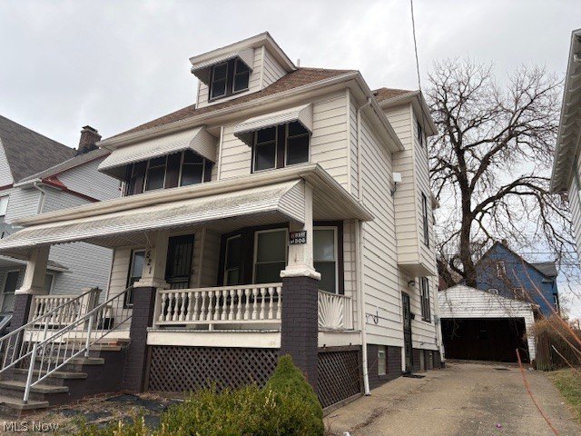 Unlock the potential at 521 E 112th St, Cleveland, Ohio 44108 - photo 2