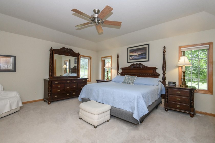 EXCEPTIONAL!!! 4 BR, 3 BA ranch offers nearly 4,000 sq. ft. of - photo 24