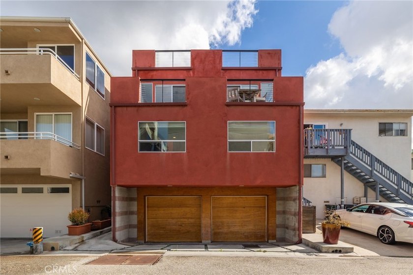 3 Bedroom, 2.5 Bath House + Detached 1 Bedroom, 1 Bathroom - photo 34
