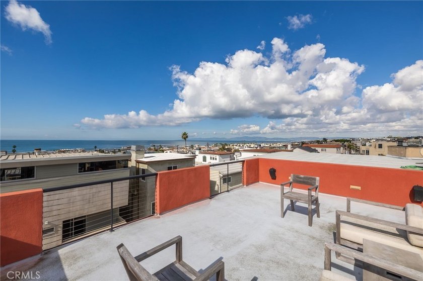 3 Bedroom, 2.5 Bath House + Detached 1 Bedroom, 1 Bathroom - photo 44