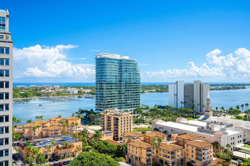 Experience sophisticated downtown living in this beautifully - photo 20
