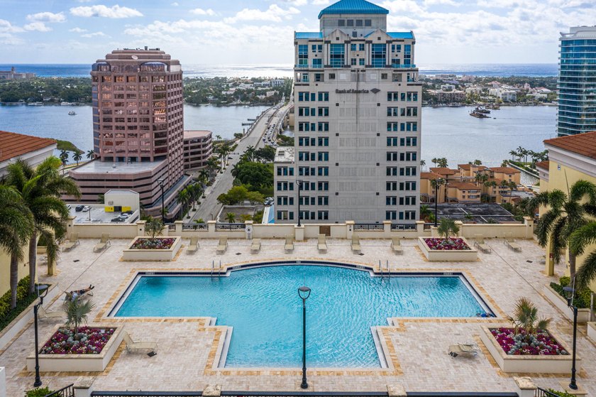 Experience sophisticated downtown living in this beautifully - photo 23