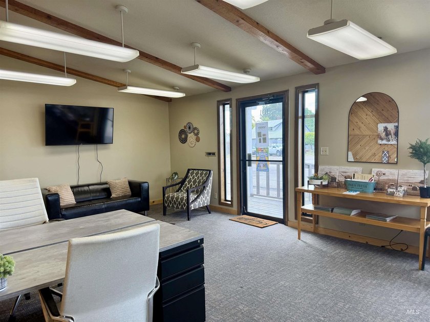 Prime Commercial Opportunity in the Heart of Emmett! Located on - photo 5