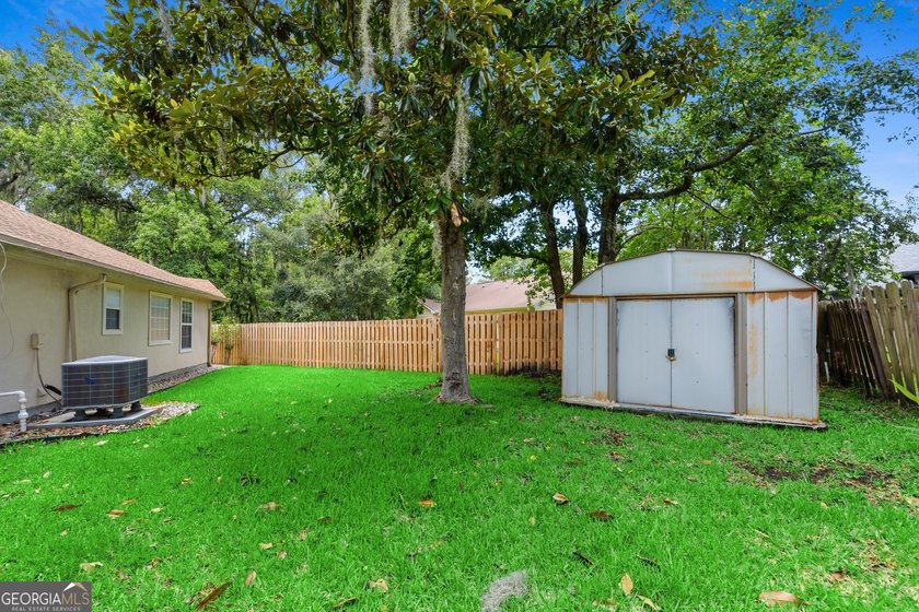 Tucked away on a cul-de-sac in a popular community near NSB - photo 9