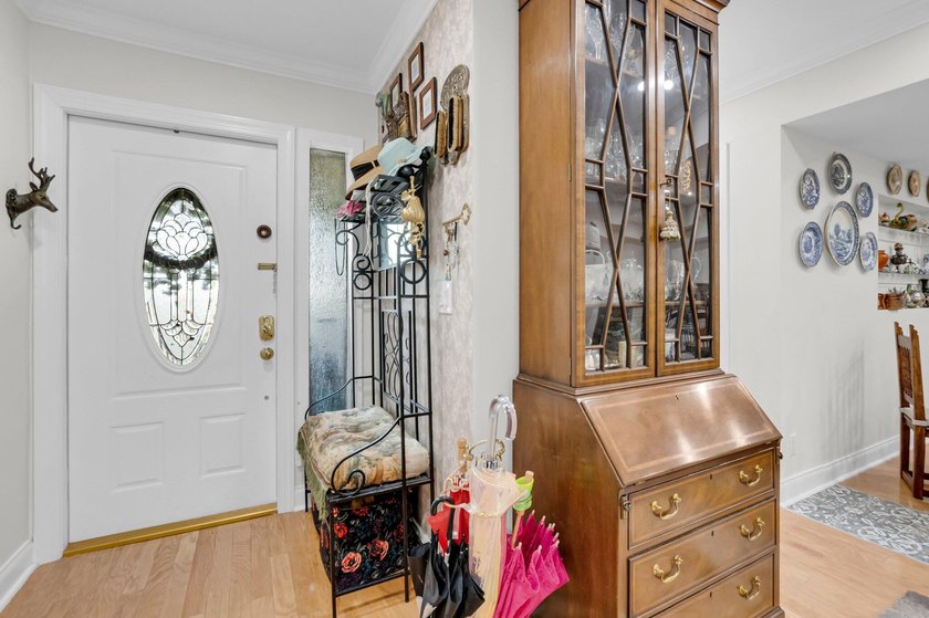 Welcome to this stunning townhouse in the desirable community of - photo 7