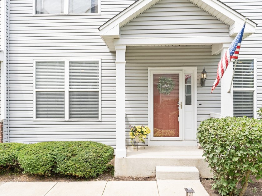 Pristine ranch townhome in desirable Fairway View Subdivision - photo 2
