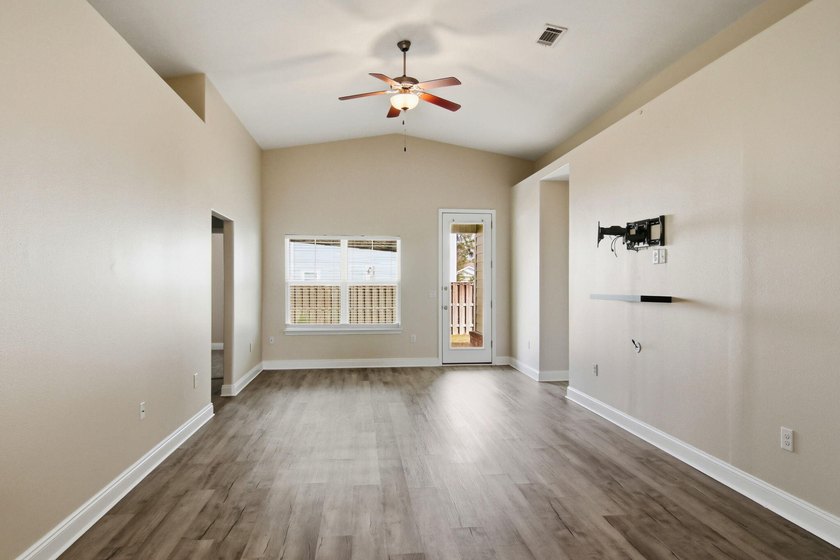 A conveniently located must-see! Fresh interior paint on walls - photo 6
