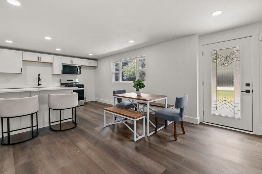 Stunning fully remodeled ranch in a prime location! This 1,638 - photo 17