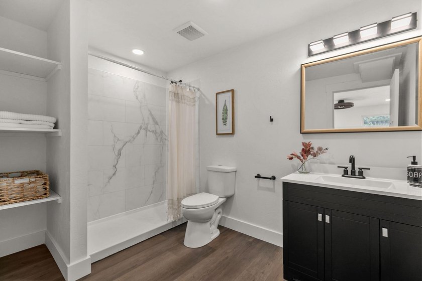 Stunning fully remodeled ranch in a prime location! This 1,638 - photo 29