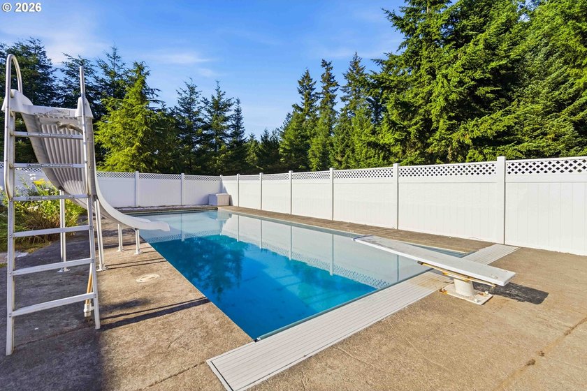 Spacious modern home in a well-kept neighborhood with updated - photo 37