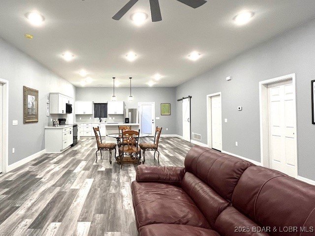 Central located, min away from the lake entertainment - photo 47