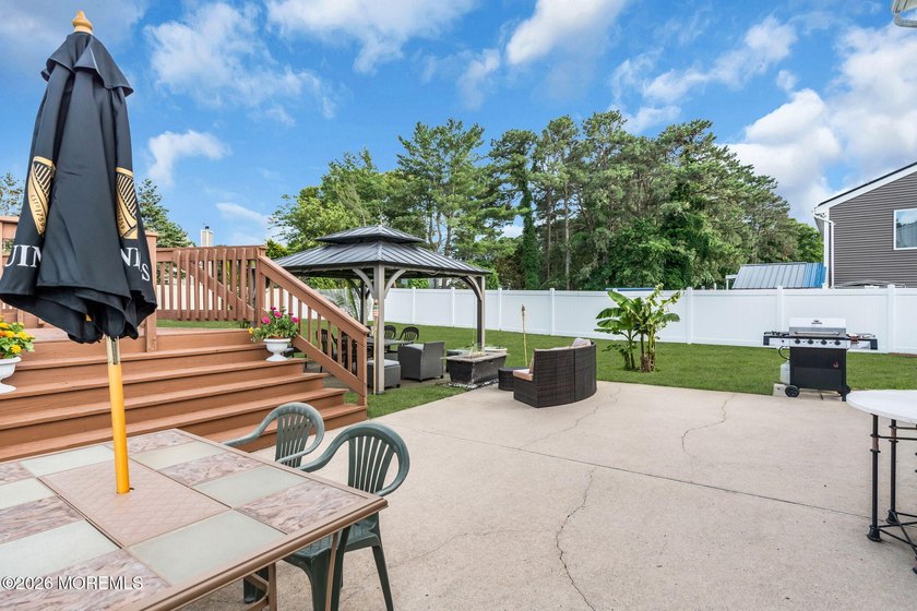 Welcome to this charming 3-bedroom, 1.5-bath colonial in the - photo 44