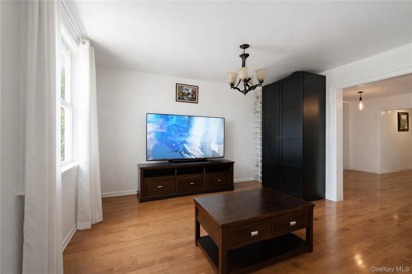Welcome to 2854 Kingsbridge Terrace, an exceptional opportunity - photo 14