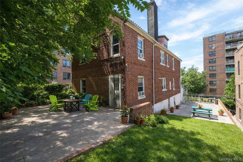 Welcome to 2854 Kingsbridge Terrace, an exceptional opportunity - photo 22