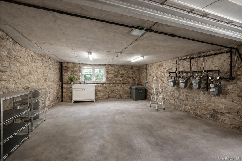 Welcome to 2854 Kingsbridge Terrace, an exceptional opportunity - photo 25