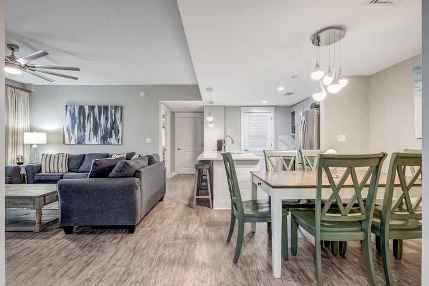 Perfectly positioned in Observation Point, this fully furnished - photo 6