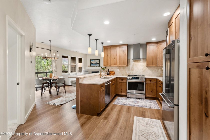 Top-Floor Sophistication, Elevated Style. Beautifully reimagined - photo 3