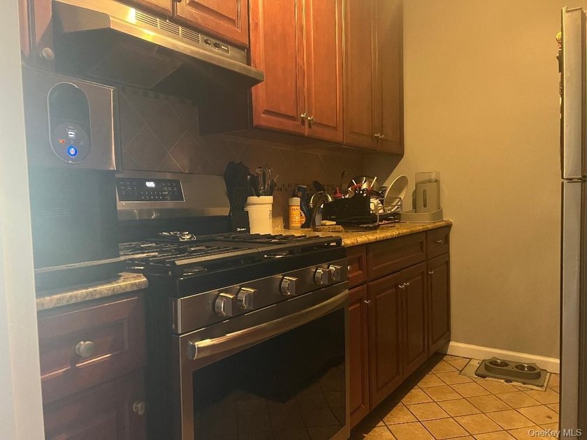 Beautiful All New, 1 bedroom co-op apartment! This is a must see - photo 2