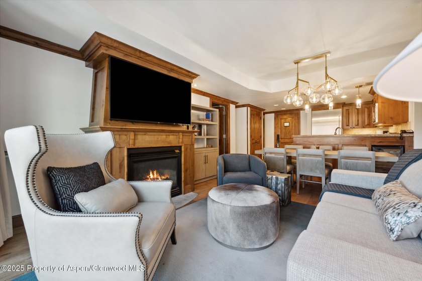 2024 renovations completed (including new decor, furniture - photo 4
