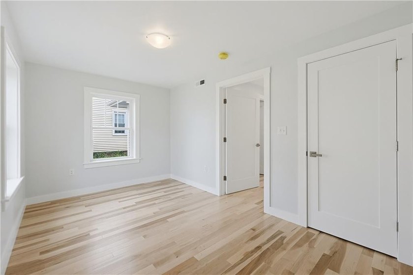 Set in a desirable Riverside location just moments from Crescent - photo 19