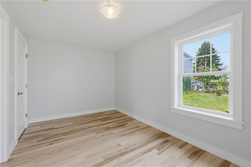 Set in a desirable Riverside location just moments from Crescent - photo 20