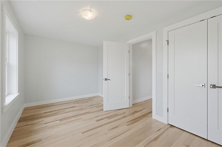 Set in a desirable Riverside location just moments from Crescent - photo 31