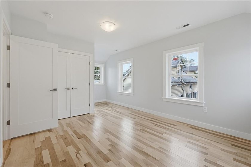 Set in a desirable Riverside location just moments from Crescent - photo 36