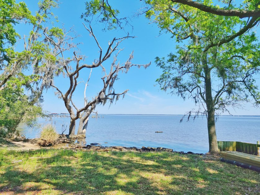 This is a rare opportunity to own a 6.68 acre property that - photo 3