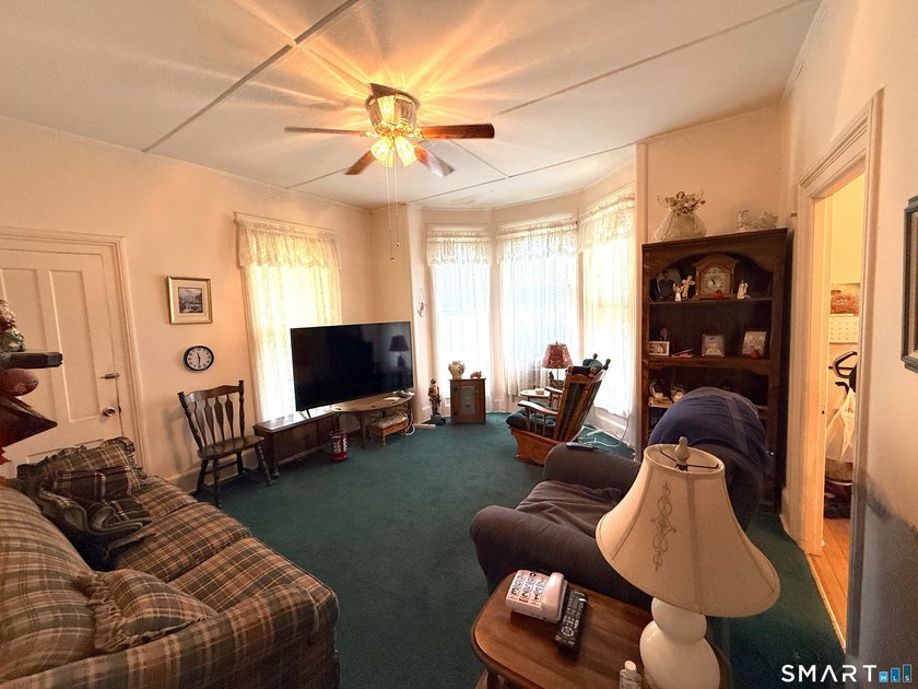 Excellent opportunity for both owner-occupants and investors! - photo 17