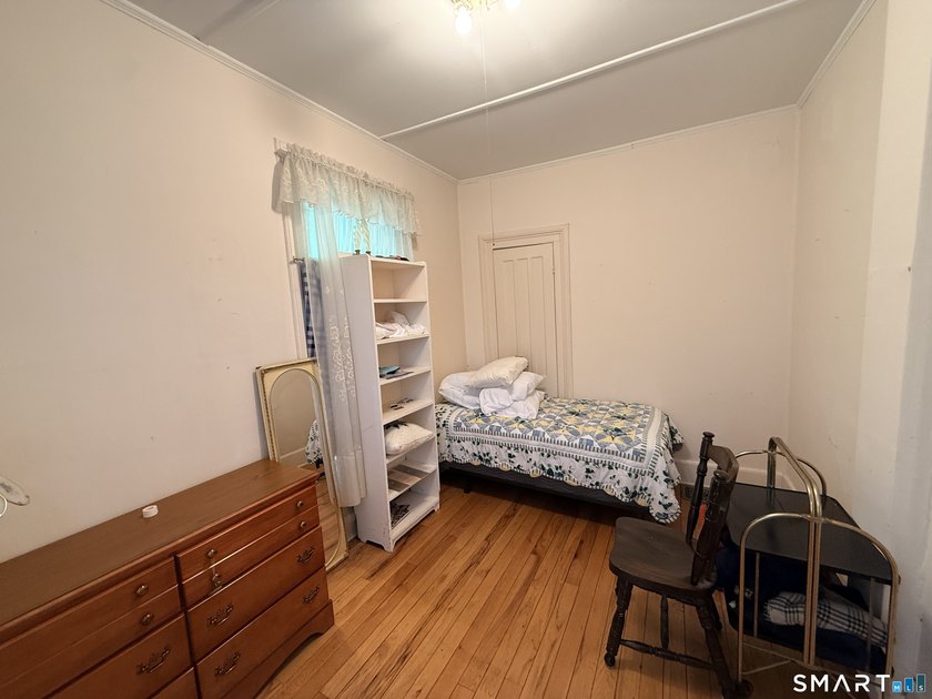 Excellent opportunity for both owner-occupants and investors! - photo 20
