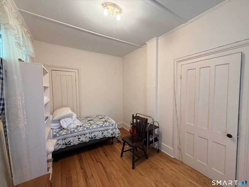 Excellent opportunity for both owner-occupants and investors! - photo 21