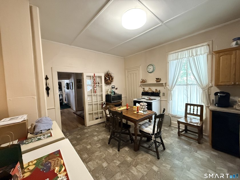 Excellent opportunity for both owner-occupants and investors! - photo 28