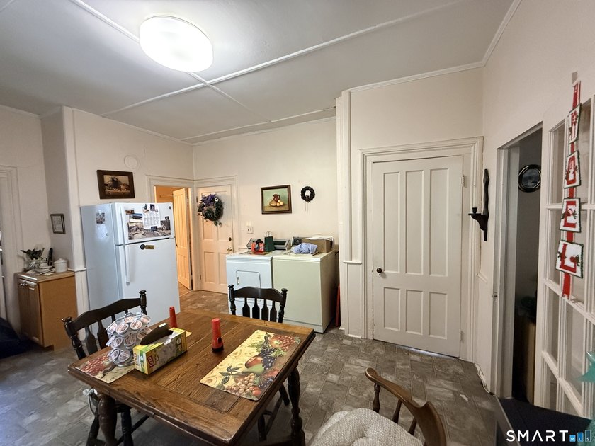 Excellent opportunity for both owner-occupants and investors! - photo 29