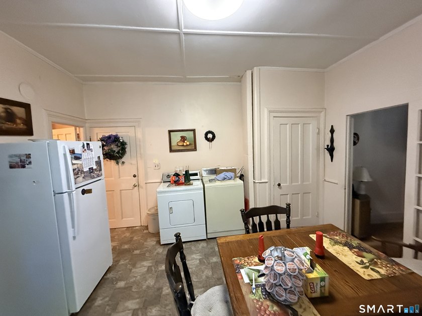 Excellent opportunity for both owner-occupants and investors! - photo 30