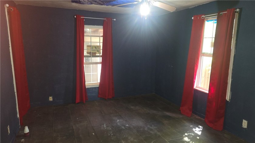 INVESTMENT OPPORTUNITY!! Main house is 4 Bedrooms and 1 Bath and - photo 18