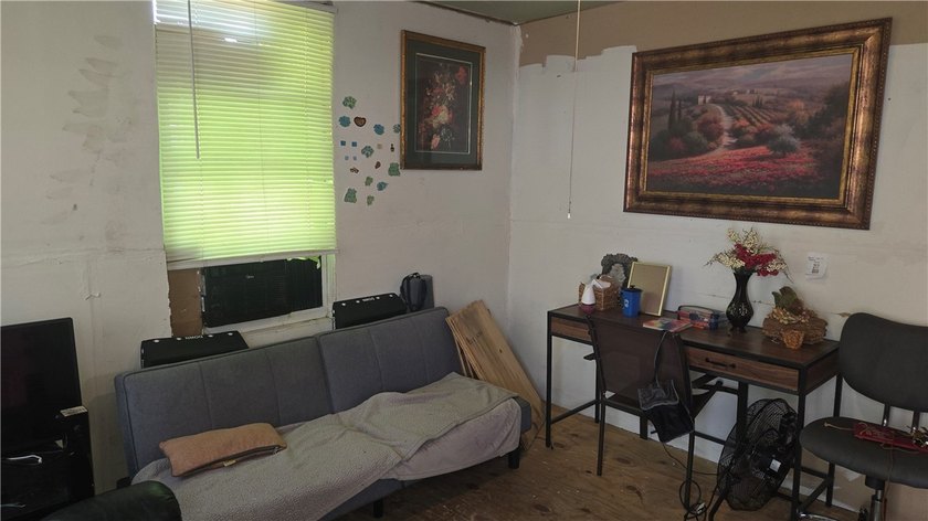 INVESTMENT OPPORTUNITY!! Main house is 4 Bedrooms and 1 Bath and - photo 27