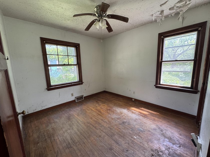 Opportunity awaits with this 3-bedroom, 1-bath home on three - photo 12
