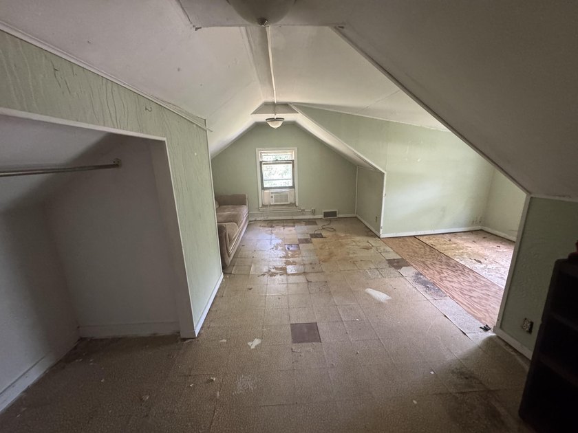 Opportunity awaits with this 3-bedroom, 1-bath home on three - photo 13