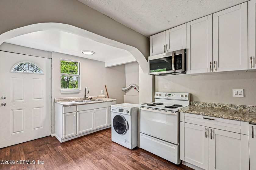 Come check out this four-bedroom, one-bathroom home is move-in - photo 14