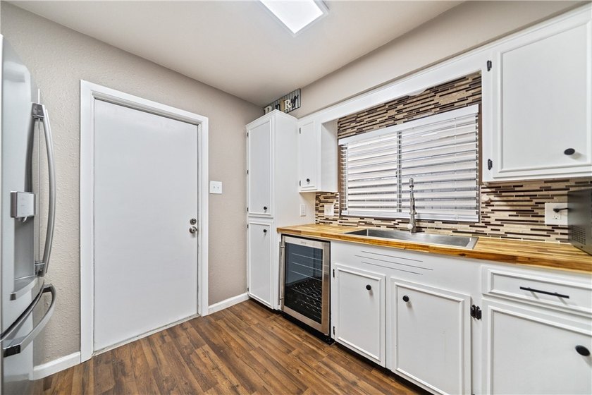 Welcome to this beautifully updated 3-bedroom, 2-bath home - photo 15