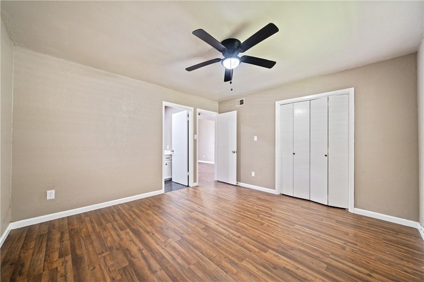 Welcome to this beautifully updated 3-bedroom, 2-bath home - photo 18