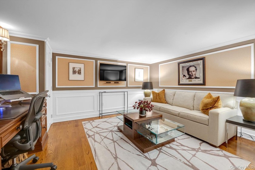 Nestled within Roslyn's historic Sinclair Martin enclave, this - photo 20