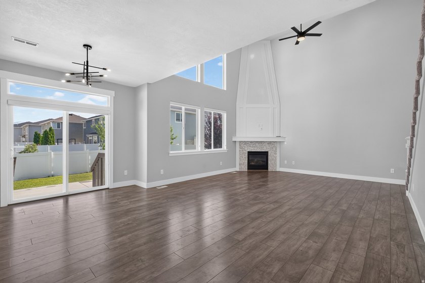 Discover the perfect blend of space, flexibility, and location - photo 22