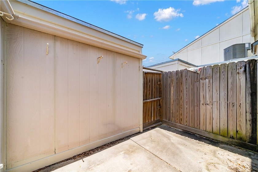 Welcome to this beautifully updated 3-bedroom, 2-bath home - photo 29