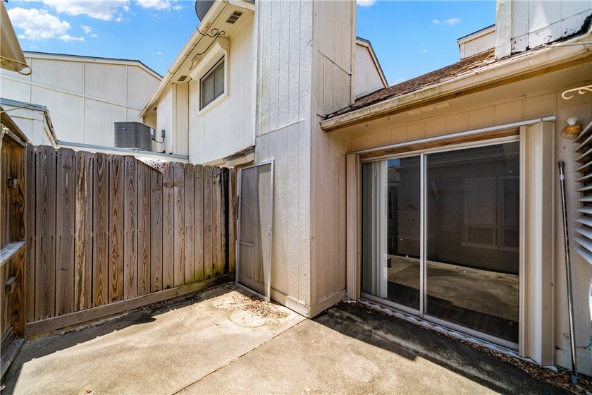 Welcome to this beautifully updated 3-bedroom, 2-bath home - photo 30