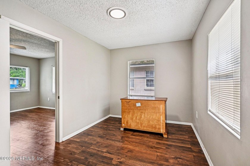 Come check out this four-bedroom, one-bathroom home is move-in - photo 30