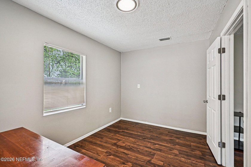 Come check out this four-bedroom, one-bathroom home is move-in - photo 33